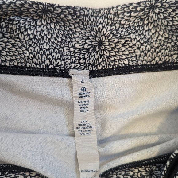 Lululemon black and white skirt - size 4 - Picture 3 of 4